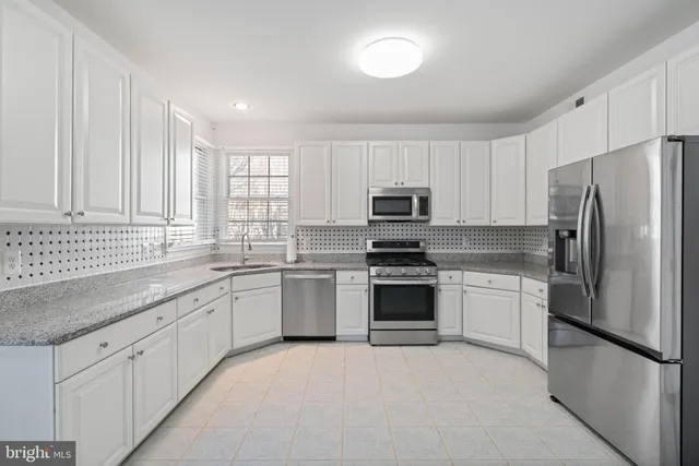 $935,000 | 20913 Solomons Court, Sterling, VA 20165