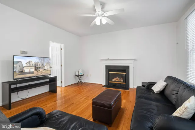 $935,000 | 20913 Solomons Court, Sterling, VA 20165