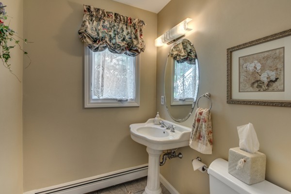 327 Edgemere Road Lynnfield, MA 01940 - Photo 18 of 30 Gallery Image 18