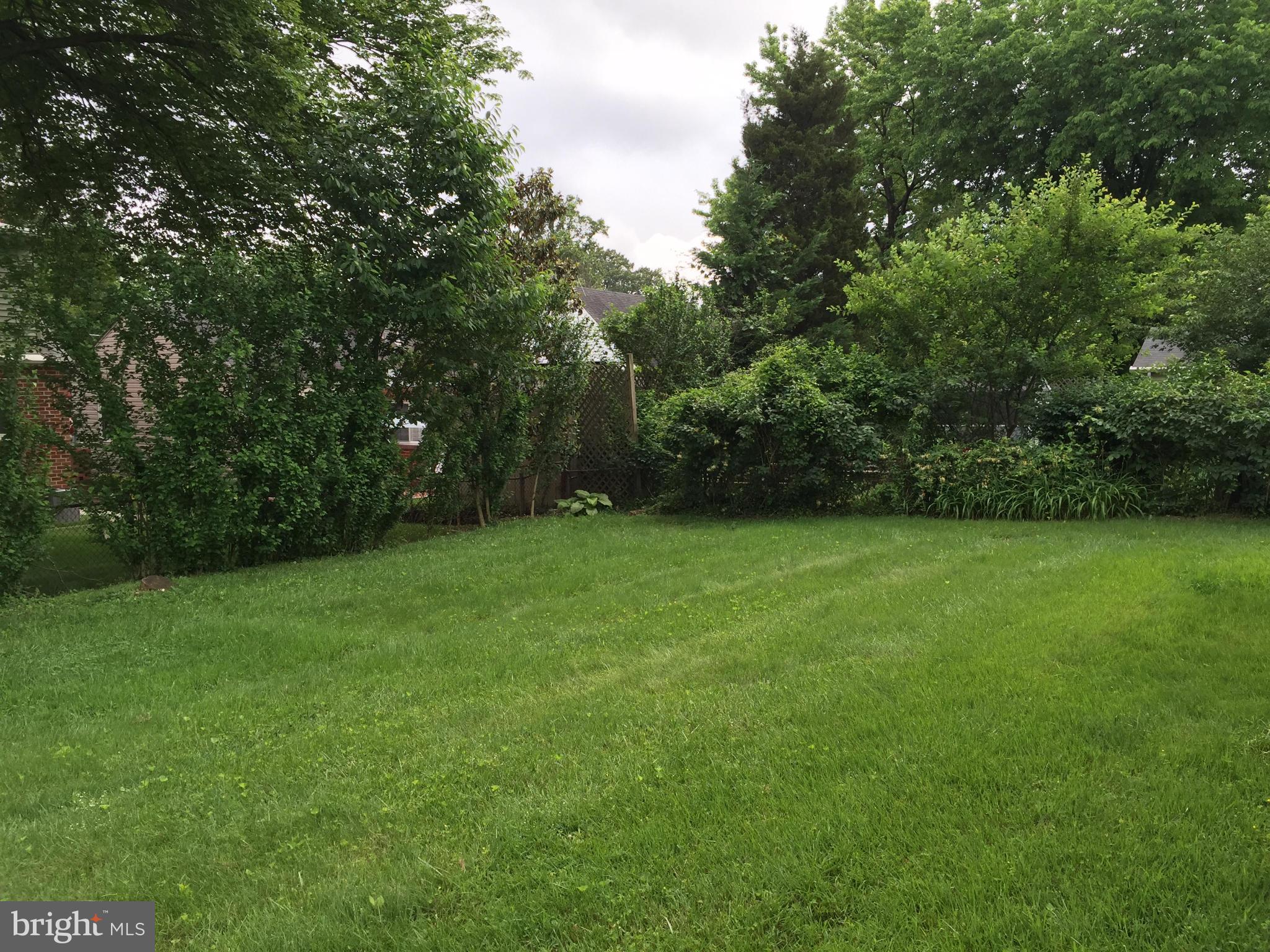 1508 Gleason Street Silver Spring, MD 20902 - Photo 4 of 28 Large Fenced Yard