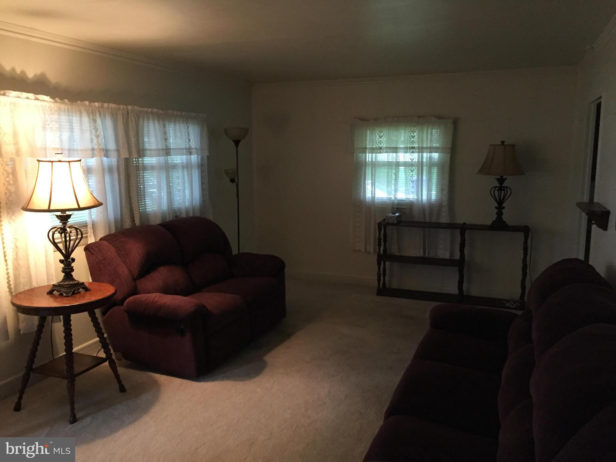 1508 Gleason Street Silver Spring, MD 20902 - Photo 10 of 28 Living Room
