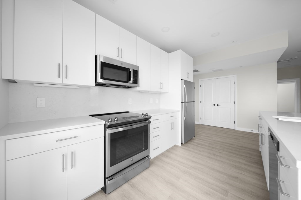 157 Chestnut Street, Unit 401 Chelsea, MA 02150 - Photo 3 of 13