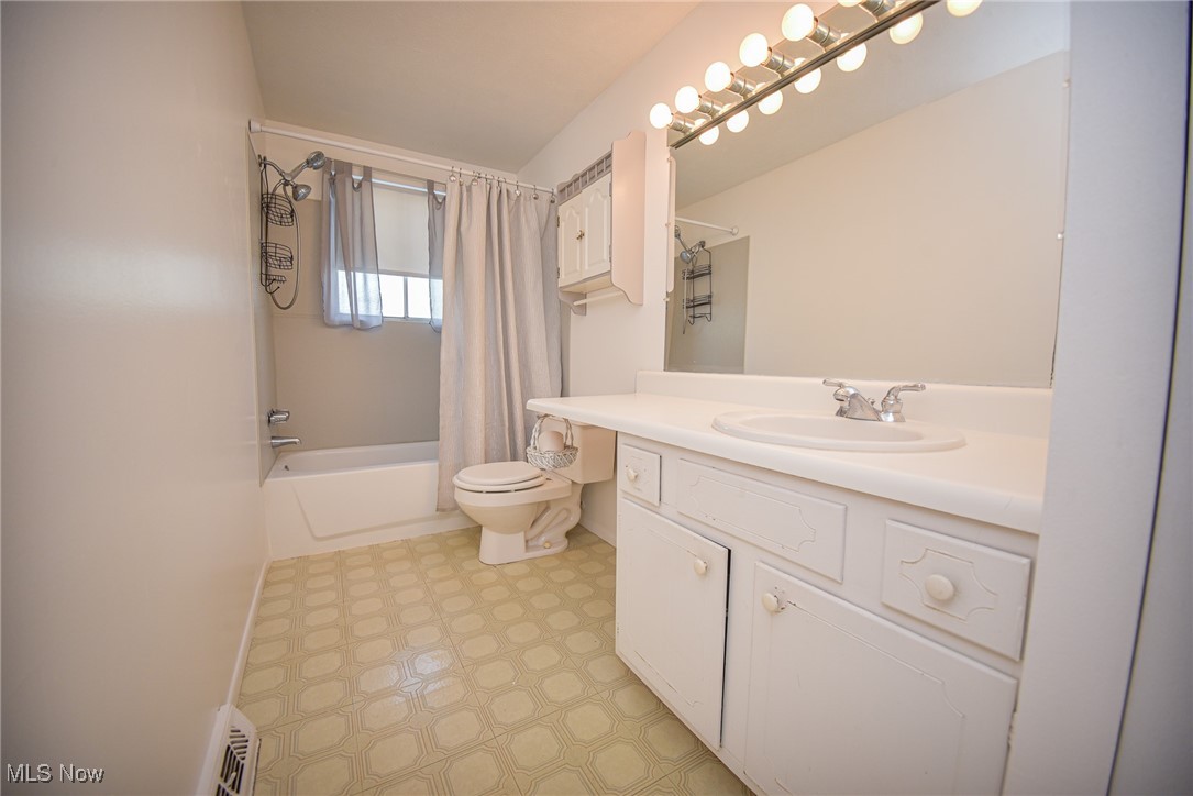 15446 Sheldon Road Brook Park, OH 44142 - Photo 16 of 44 Gallery Image 16
