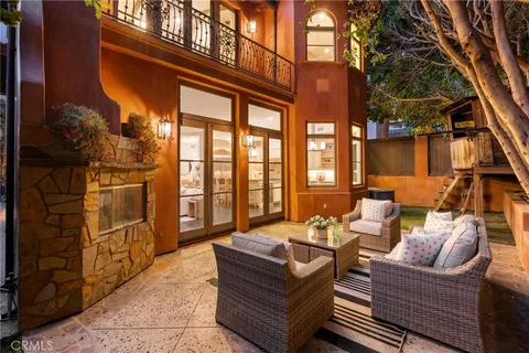 $4,600,000 | 2516 Walnut Avenue, Manhattan Beach, CA 90266