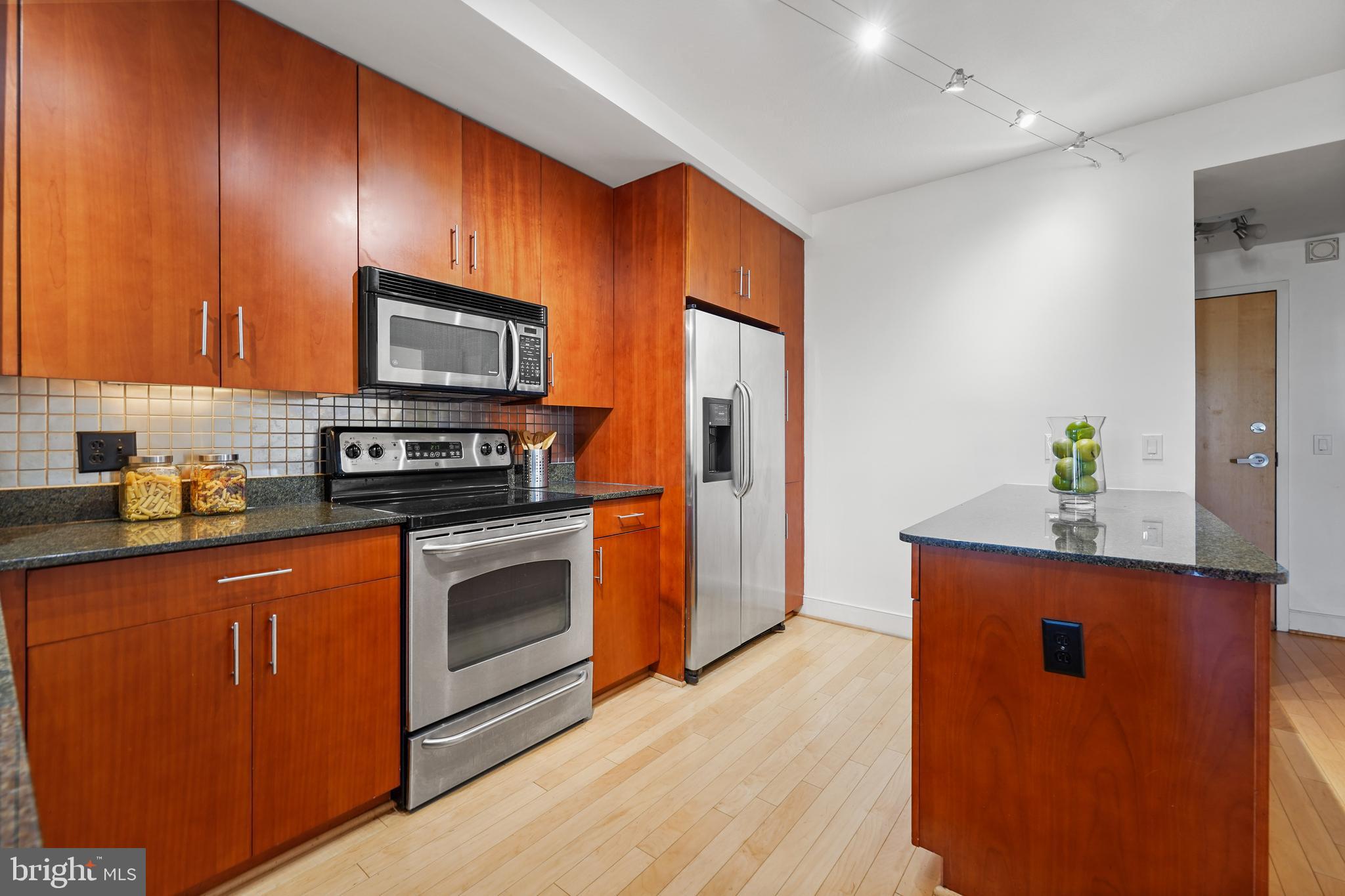 910 M Street Northwest, Unit 618 Washington, DC 20001 - Photo 12 of 47