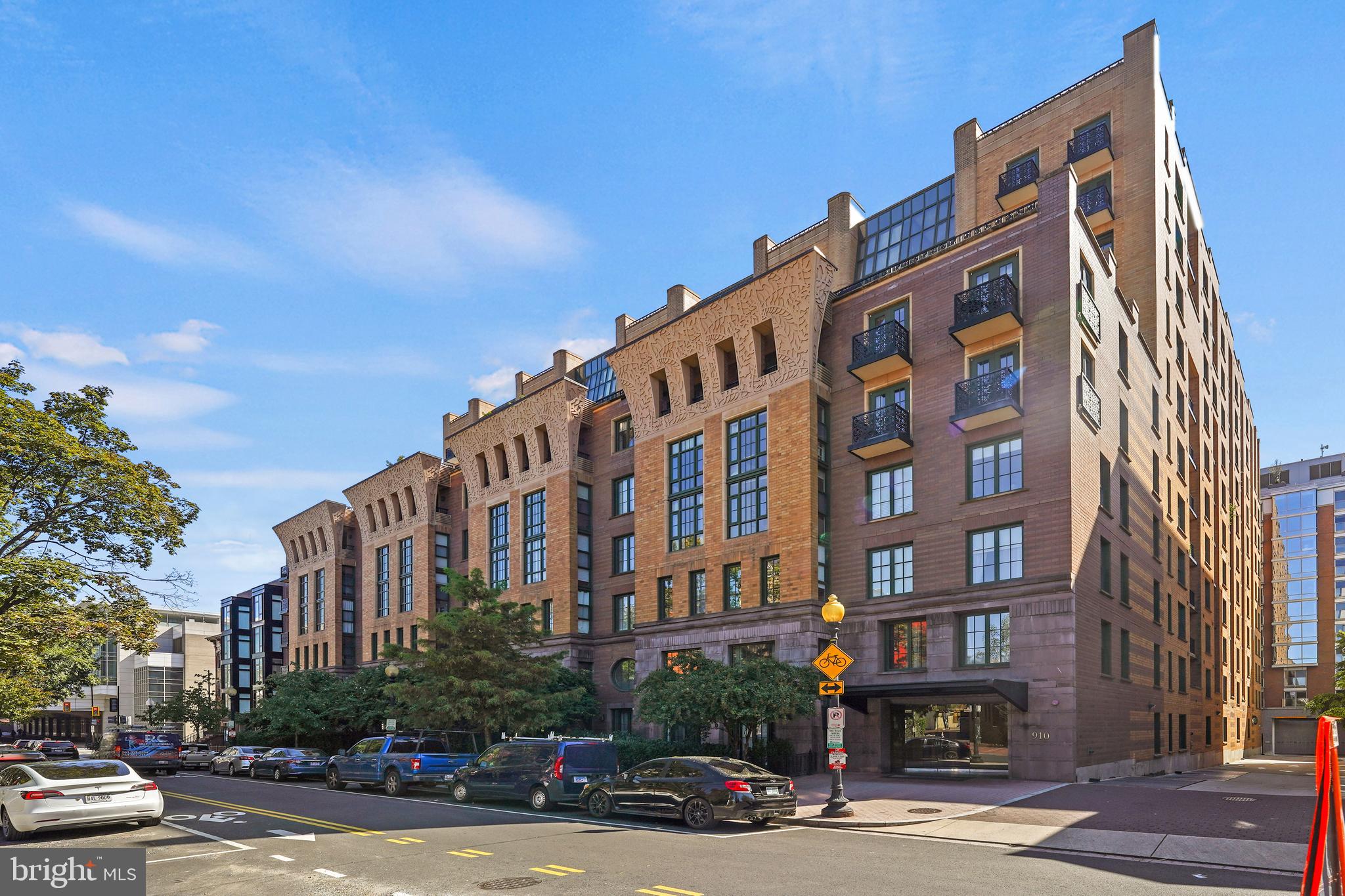 910 M Street Northwest, Unit 618 Washington, DC 20001 - Photo 2 of 47