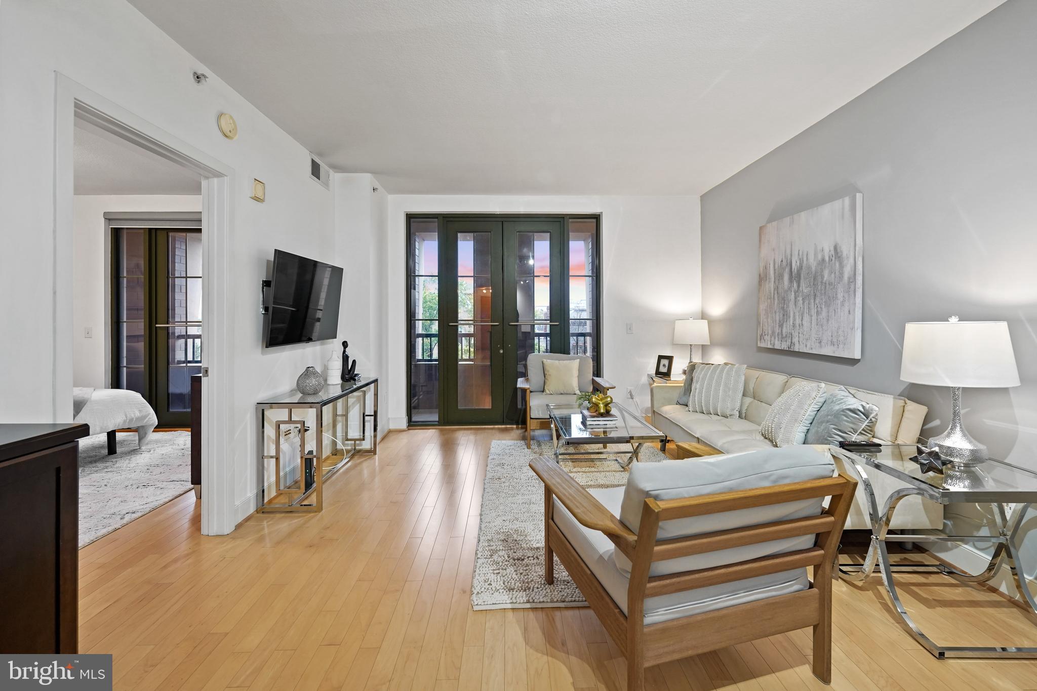 910 M Street Northwest, Unit 618 Washington, DC 20001 - Photo 5 of 47