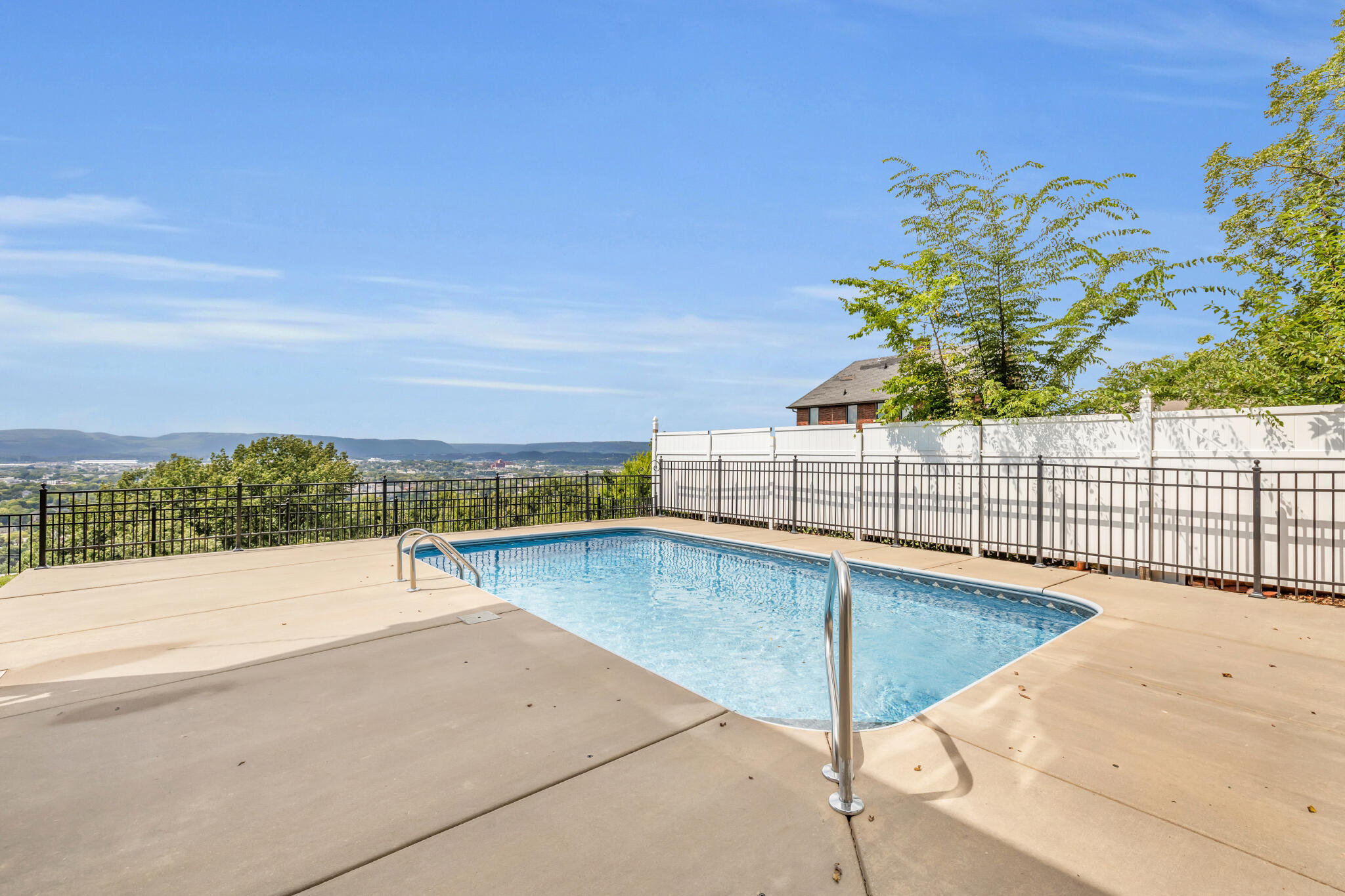 95 South Crest Road Chattanooga, TN 37404 - Photo 14 of 64 4A8A0548