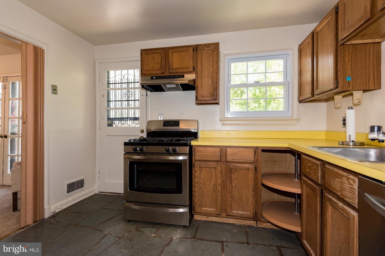 2225 Sudbury Road Northwest Washington, DC 20012 - Photo 8 of 30 Kitchen