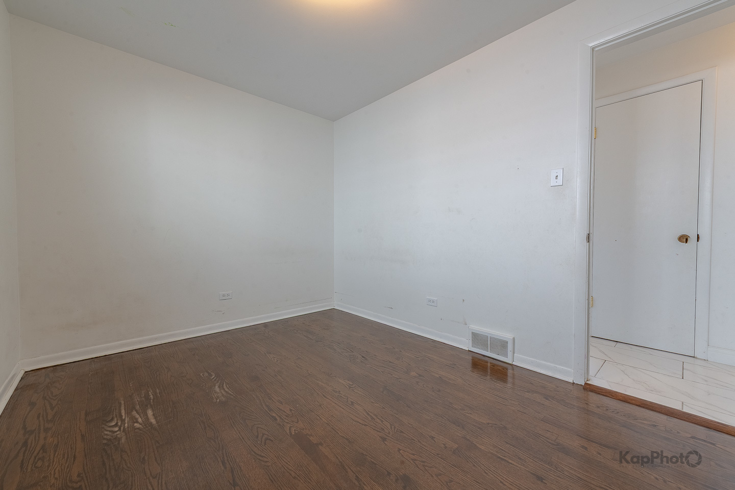 3704 West 57th Street Chicago, IL 60629 - Photo 11 of 30 a view of an empty room