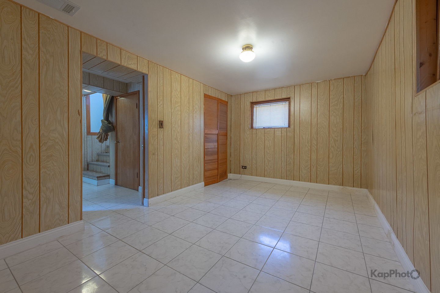 3704 West 57th Street Chicago, IL 60629 - Photo 25 of 30 a view of livingroom with hallway
