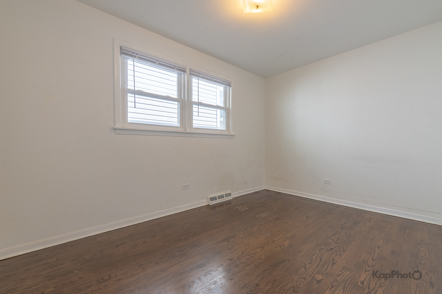 3704 West 57th Street Chicago, IL 60629 - Photo 10 of 30 an empty room with a window