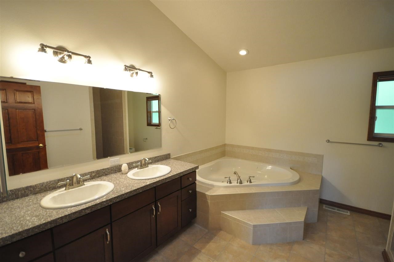 42320 North Sylvan Road Elk, WA 99009 - Photo 9 of 20