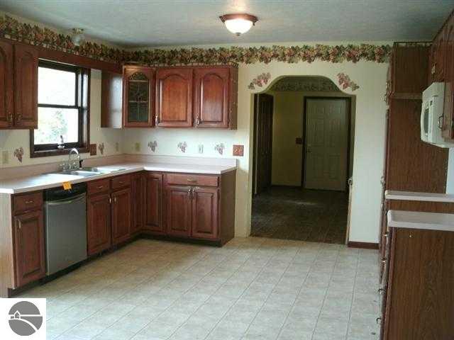 7231 Sparling Road Kingsley, MI 49649 - Photo 10 of 25 1740226-9.JPG