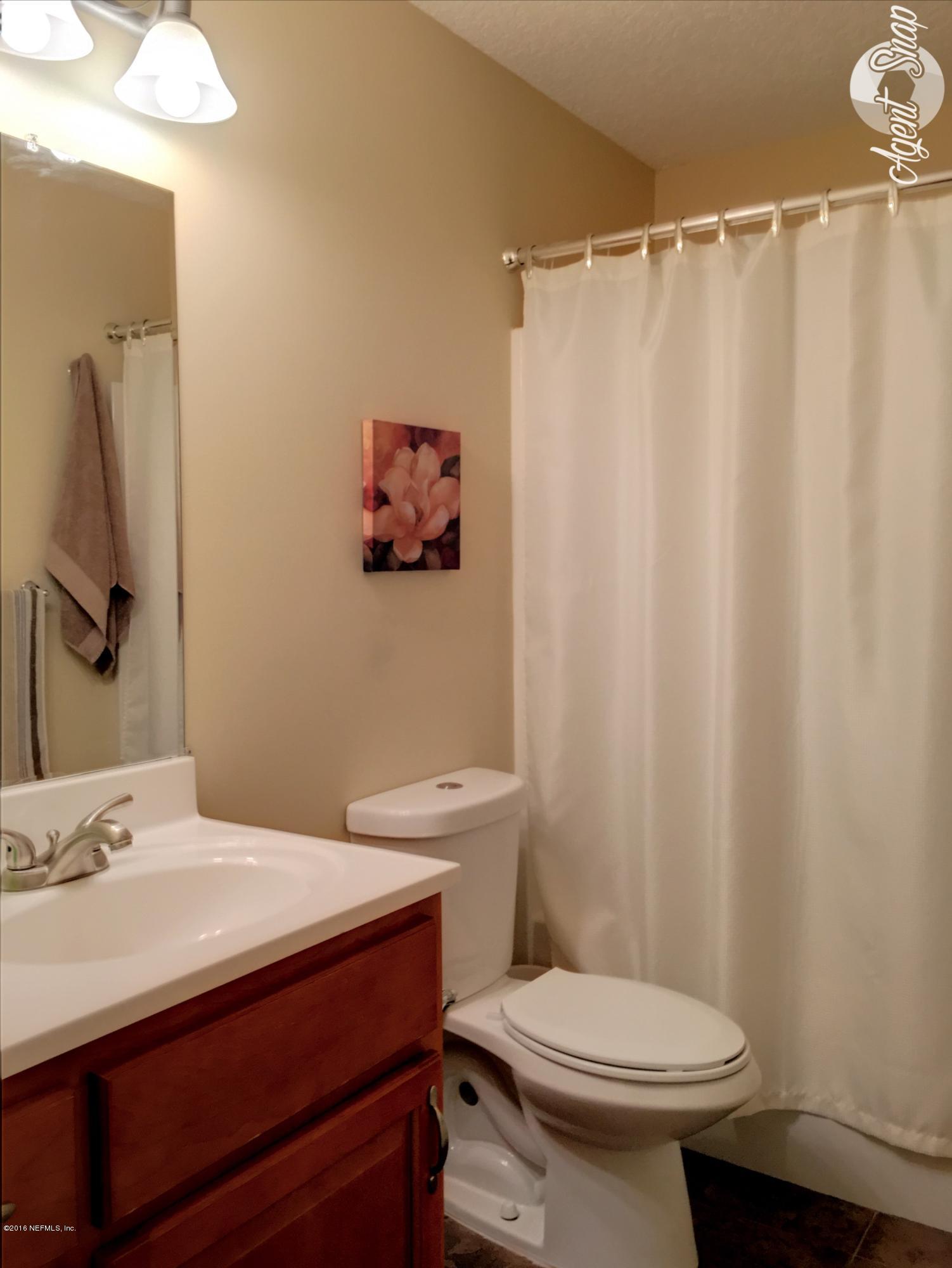 949 Browns Road Middleburg, FL 32068 - Photo 16 of 31 Guest Bath 1