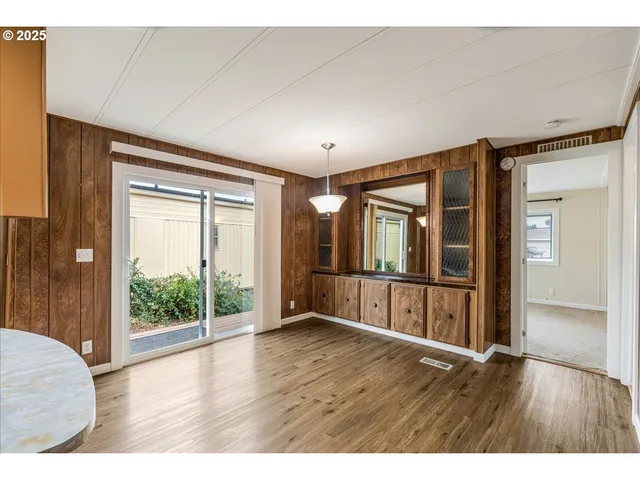 $79,900 | 11768 Southwest Royal Villa Drive, Unit 124, Tigard, OR 97224