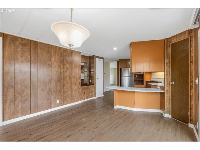 $79,900 | 11768 Southwest Royal Villa Drive, Unit 124, Tigard, OR 97224