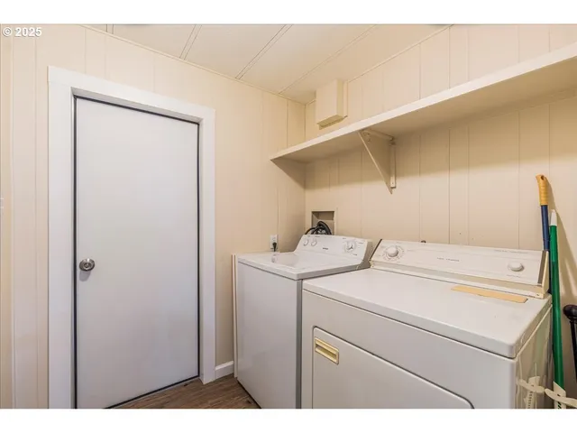 $79,900 | 11768 Southwest Royal Villa Drive, Unit 124, Tigard, OR 97224