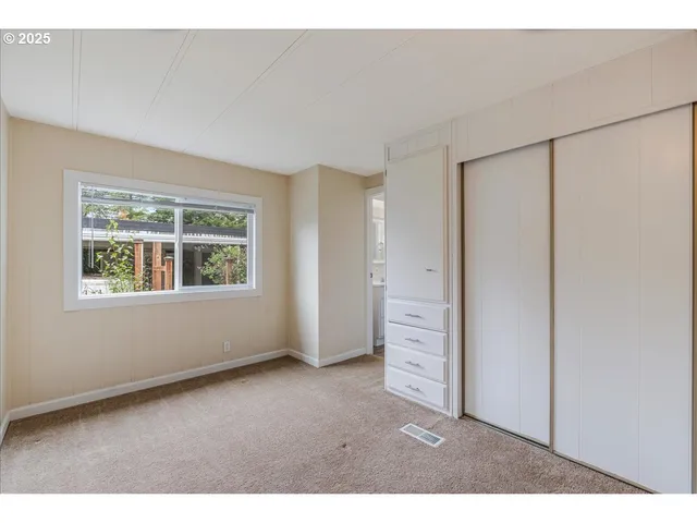 $79,900 | 11768 Southwest Royal Villa Drive, Unit 124, Tigard, OR 97224