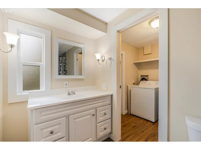 $79,900 | 11768 Southwest Royal Villa Drive, Unit 124, Tigard, OR 97224