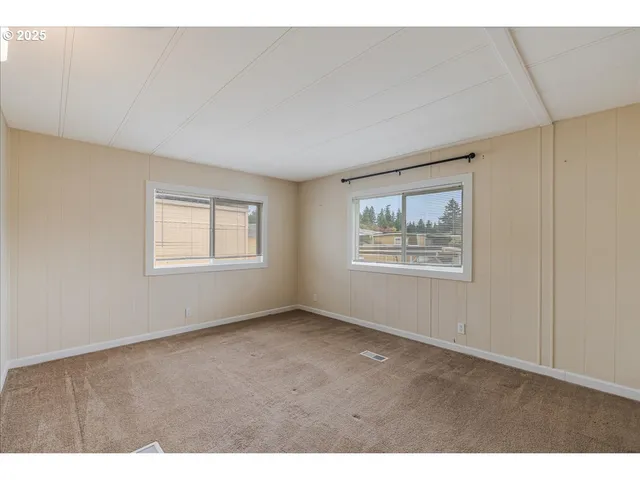 $79,900 | 11768 Southwest Royal Villa Drive, Unit 124, Tigard, OR 97224