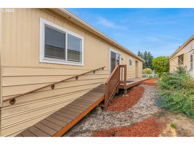 $79,900 | 11768 Southwest Royal Villa Drive, Unit 124, Tigard, OR 97224
