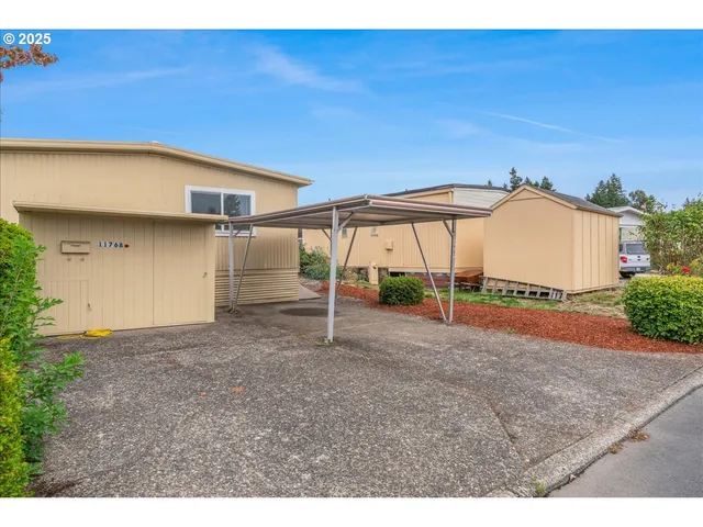 $79,900 | 11768 Southwest Royal Villa Drive, Unit 124, Tigard, OR 97224