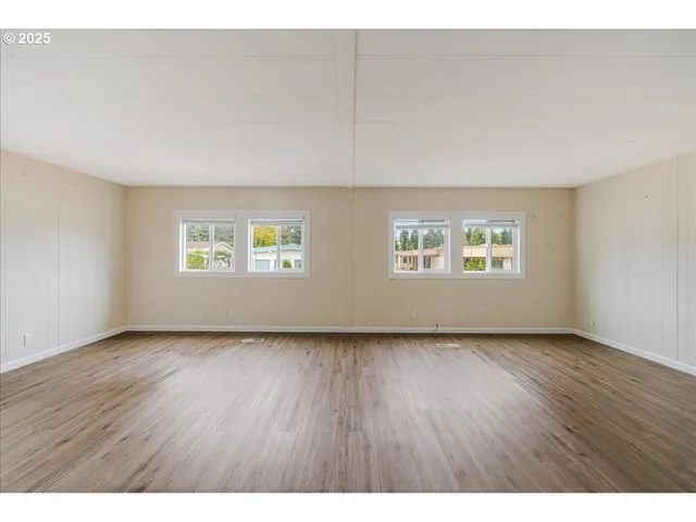 $79,900 | 11768 Southwest Royal Villa Drive, Unit 124, Tigard, OR 97224