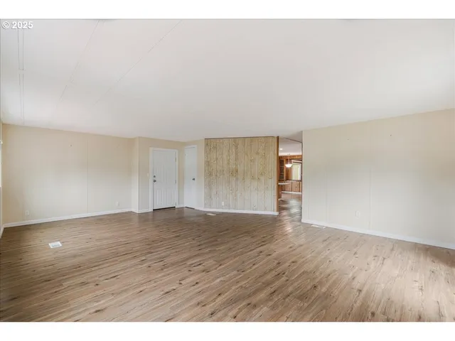 $79,900 | 11768 Southwest Royal Villa Drive, Unit 124, Tigard, OR 97224