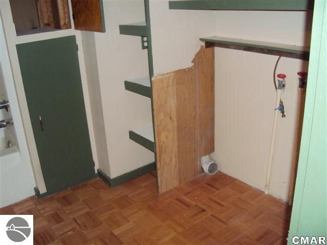 725 South 9 Mile Road Midland, MI 48640 - Photo 14 of 19 1767564-13.JPG