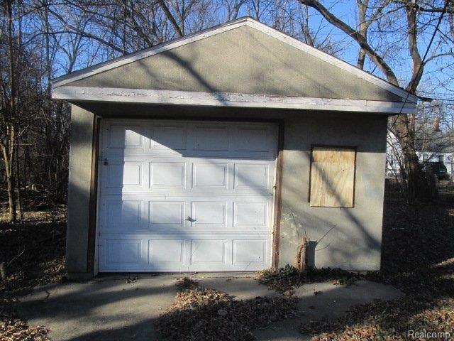 4-Garage.JPG