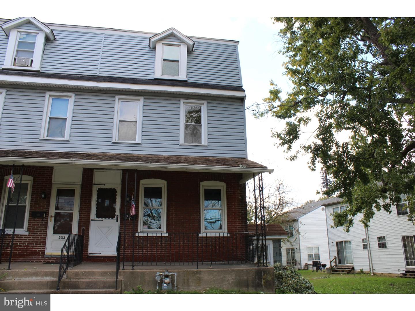 231 Fairview Road Crum Lynne, PA 19022 - Photo 1 of 21 Gallery Image 1