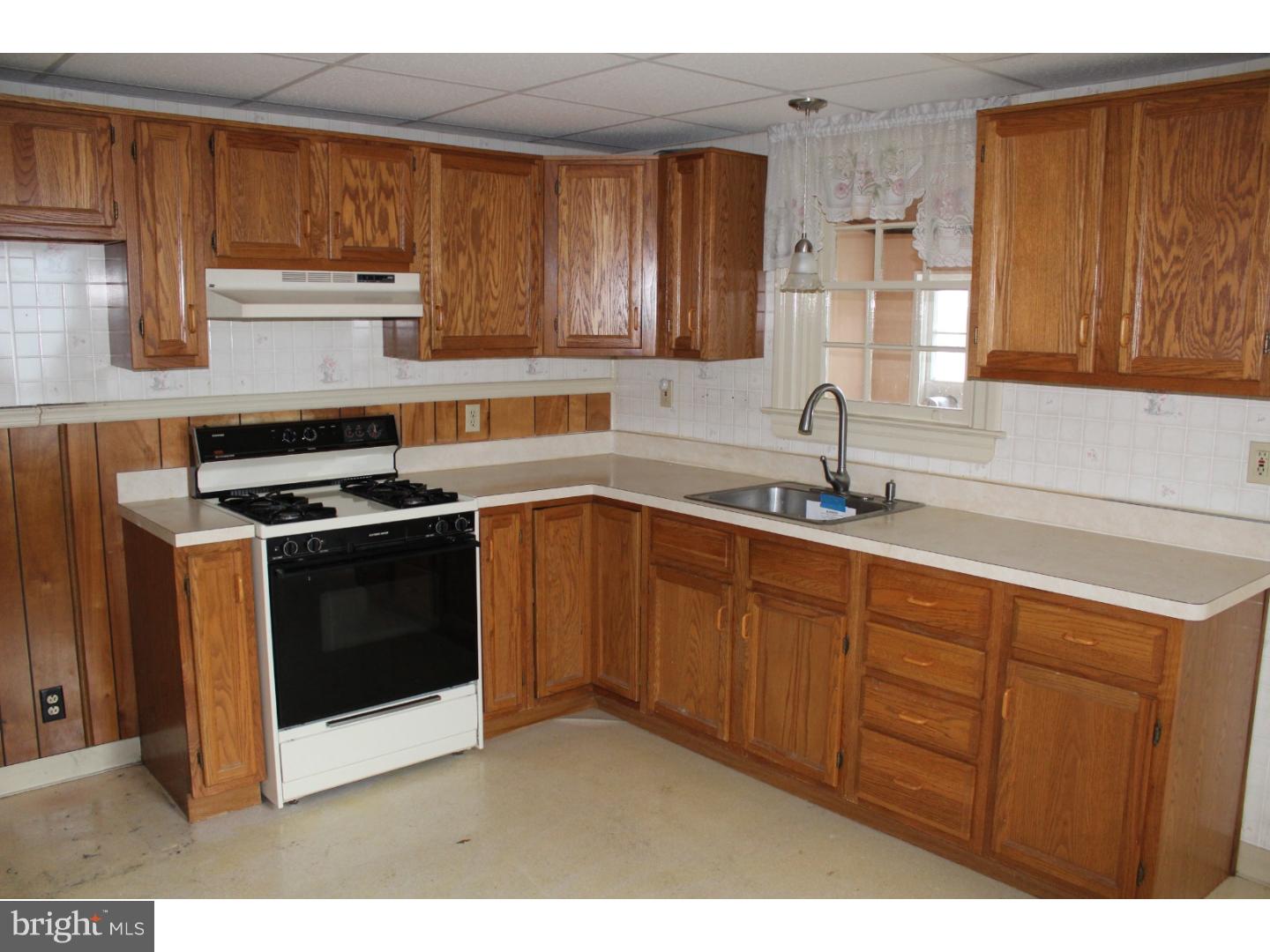 231 Fairview Road Crum Lynne, PA 19022 - Photo 6 of 21 Gallery Image 6