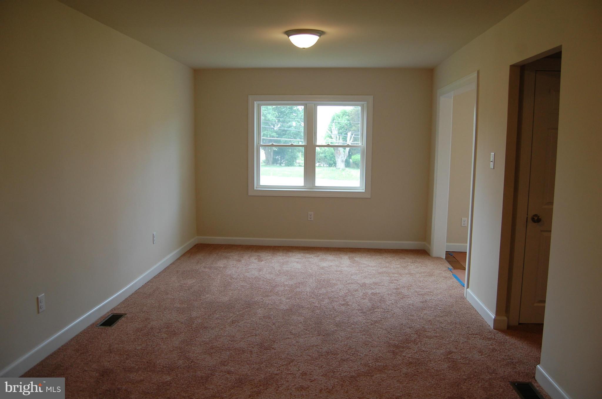 7902 Rocky Ridge Road Thurmont, MD 21788 - Photo 14 of 29 Living Room
