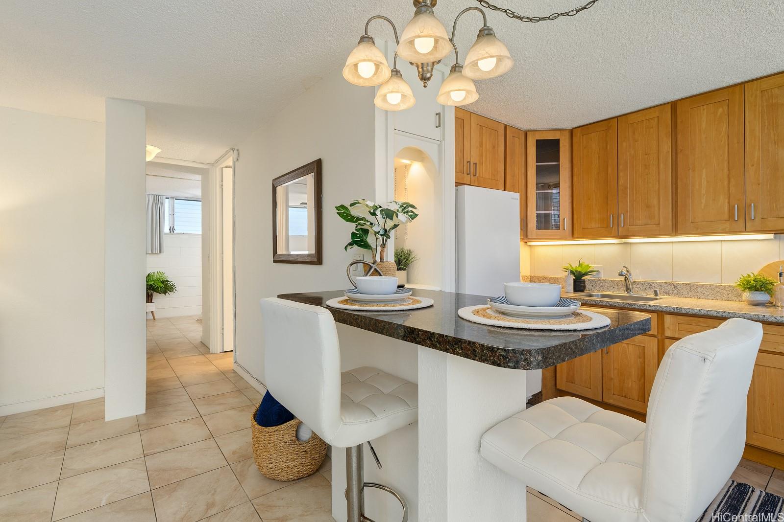 620 McCully Street, Unit 703 Honolulu, HI 96826 - Photo 5 of 25 A very convenient eating counter was added.