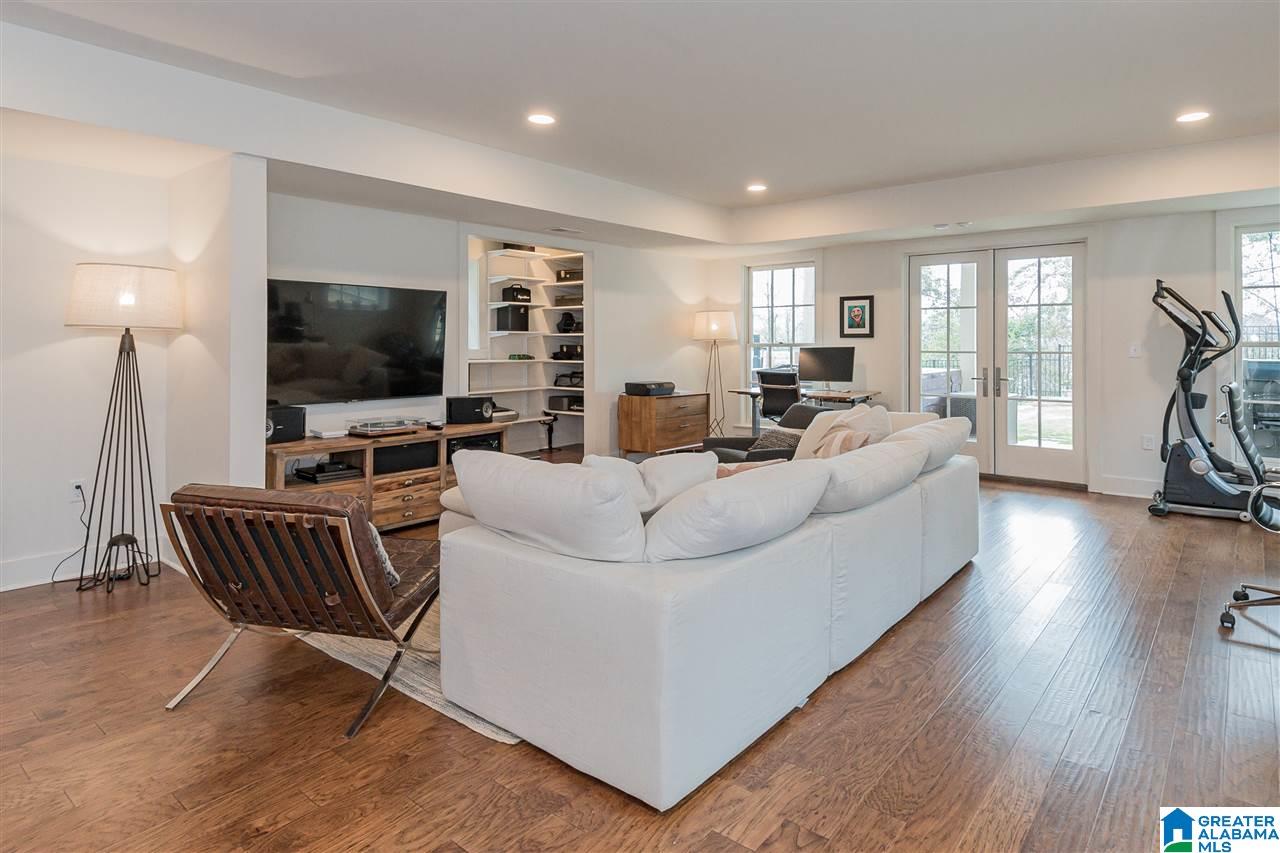909 Irving Road Birmingham, AL 35209 - Photo 43 of 49