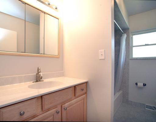 206 Seavey Road Pittsburgh, PA 15209 - Photo 13 of 17 Master Bath/Spa.