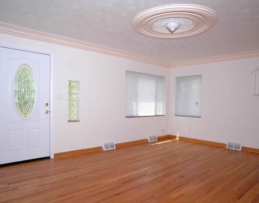 206 Seavey Road Pittsburgh, PA 15209 - Photo 10 of 17 Living Room.