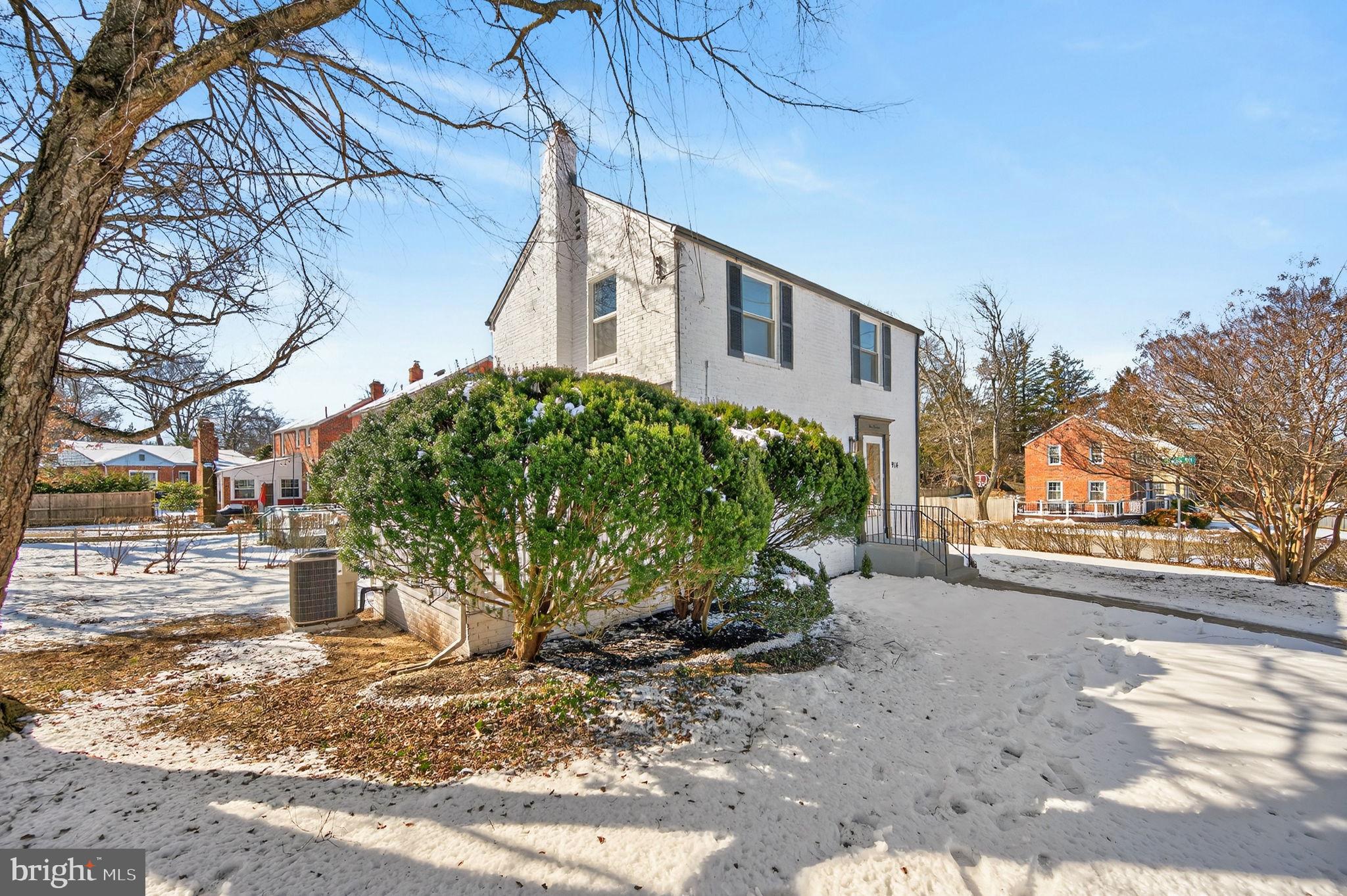 914 Dennis Avenue Silver Spring, MD 20901 - Photo 2 of 37 a backyard of a house with lots of green space