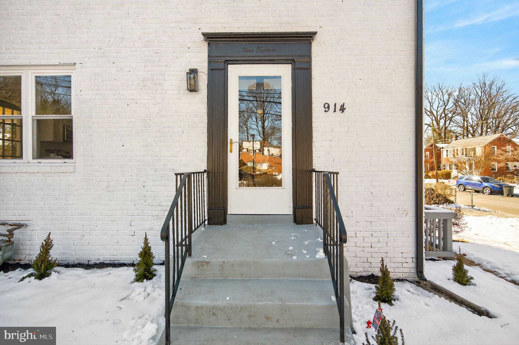 914 Dennis Avenue Silver Spring, MD 20901 - Photo 4 of 37 a view of entryway and hall