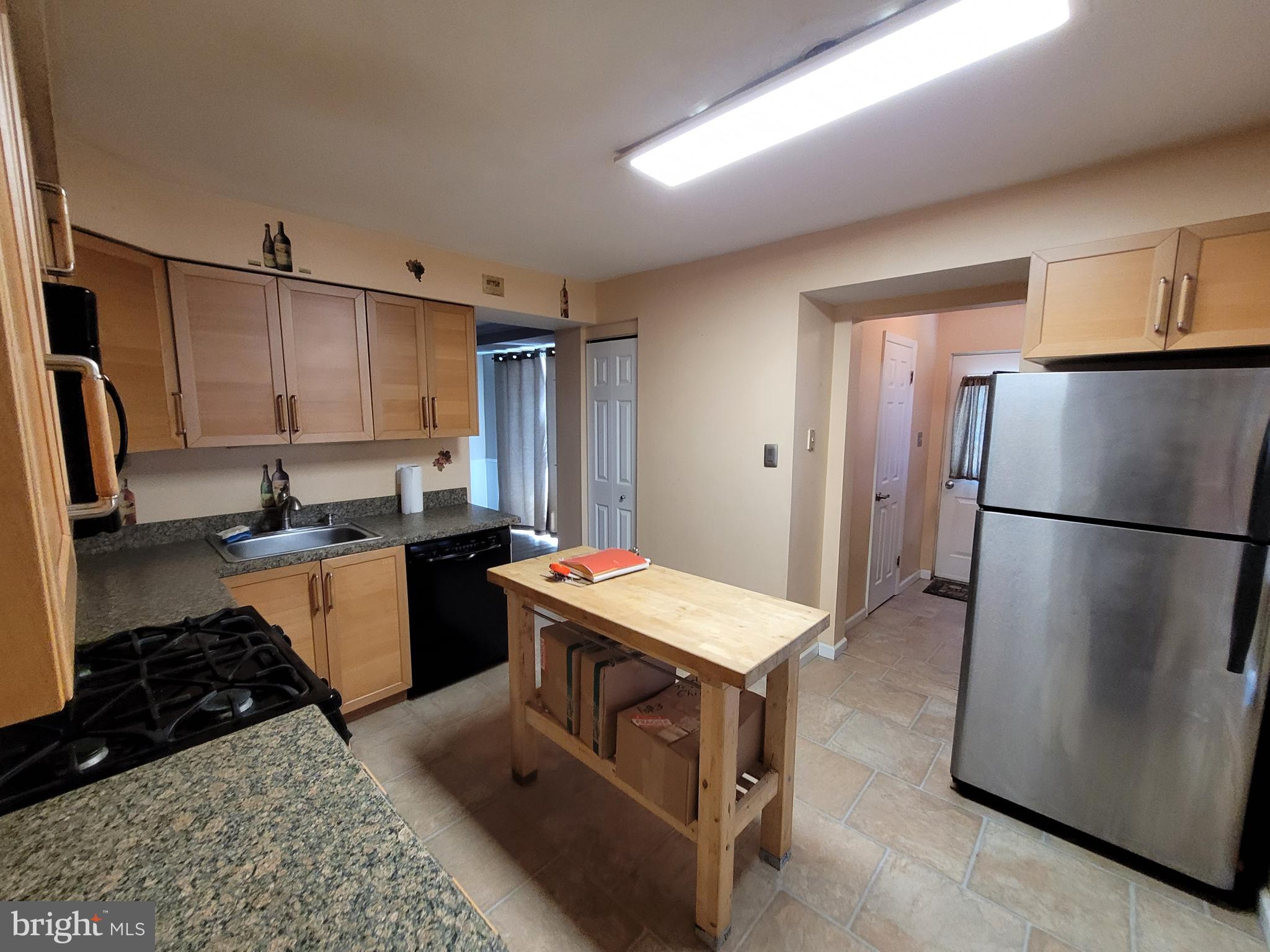 141 East Mill Road Maple Shade, NJ 08052 - Photo 10 of 22 kitchen