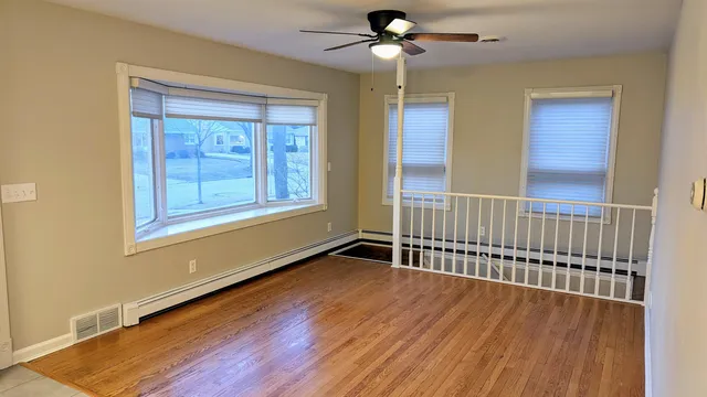 $2,950 | 5354 North Lydell Avenue, Whitefish Bay, WI 53217