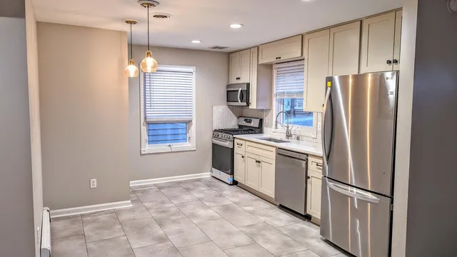 $2,950 | 5354 North Lydell Avenue, Whitefish Bay, WI 53217