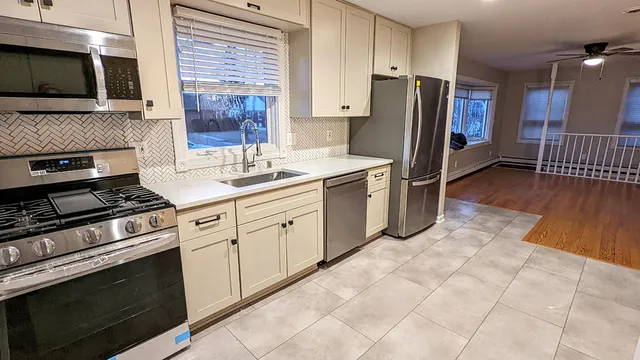 $2,950 | 5354 North Lydell Avenue, Whitefish Bay, WI 53217