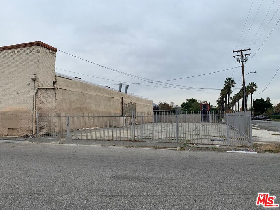 3800 Commerce Street Riverside, CA 92507 - Photo 2 of 5