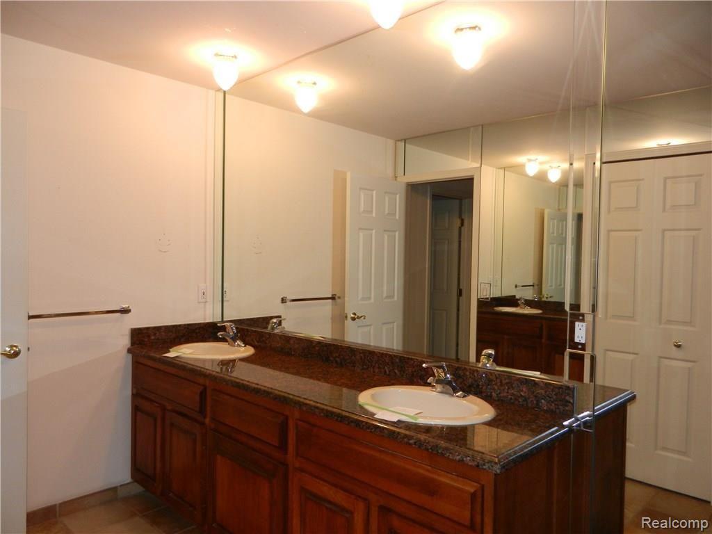 3706 Heron Ridge Drive Rochester Hills, MI 48309 - Photo 31 of 45