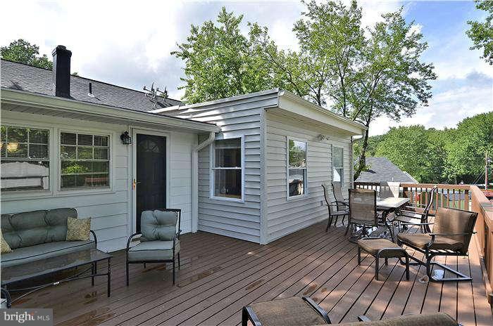 3103 Wayne Road Falls Church, VA 22042 - Photo 18 of 24 Deck