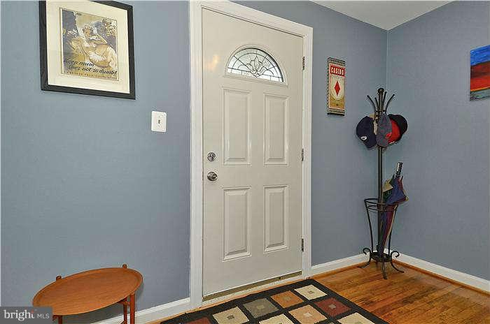 3103 Wayne Road Falls Church, VA 22042 - Photo 4 of 24 Entry