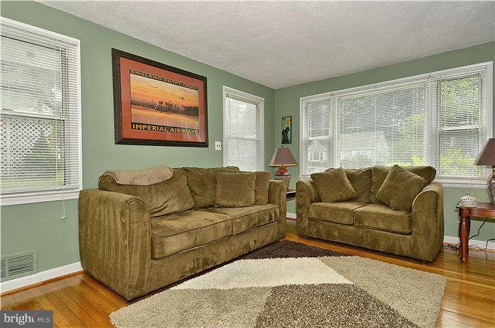 3103 Wayne Road Falls Church, VA 22042 - Photo 5 of 24 Family Room