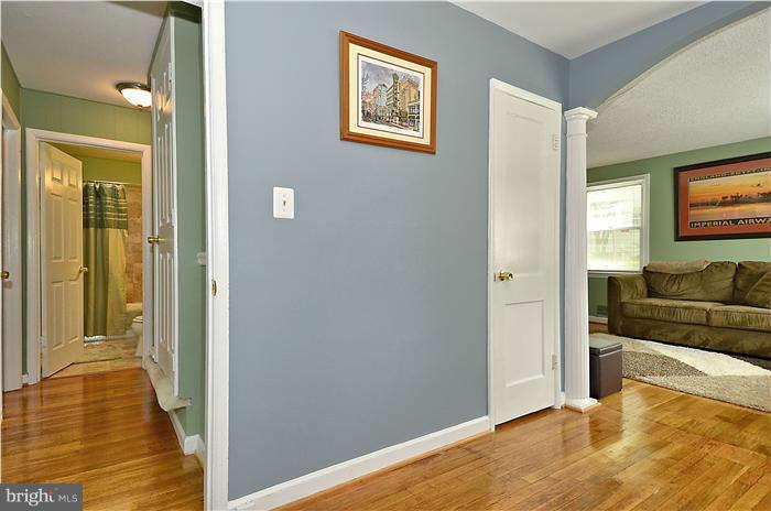 3103 Wayne Road Falls Church, VA 22042 - Photo 6 of 24 Foyer